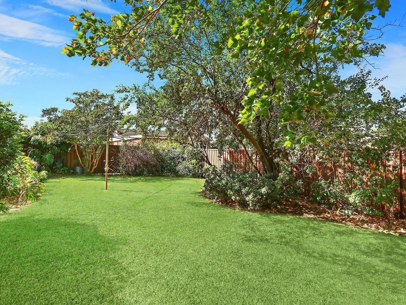 142 Waminda Avenue, Campbelltown NSW 2560