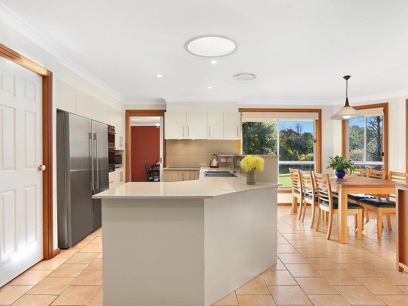 43 Benwerrin Crescent, Grasmere NSW 2570