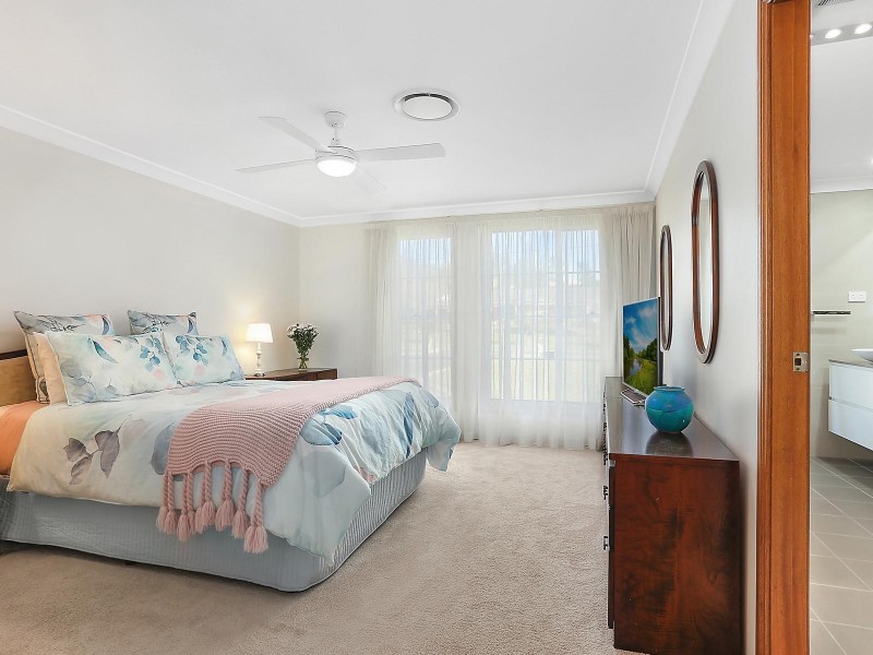 43 Benwerrin Crescent, Grasmere NSW 2570