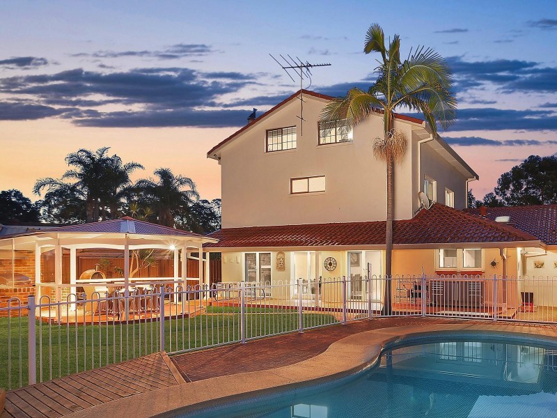 15 Carbine Close, Casula NSW 2170