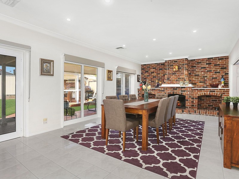 15 Carbine Close, Casula NSW 2170