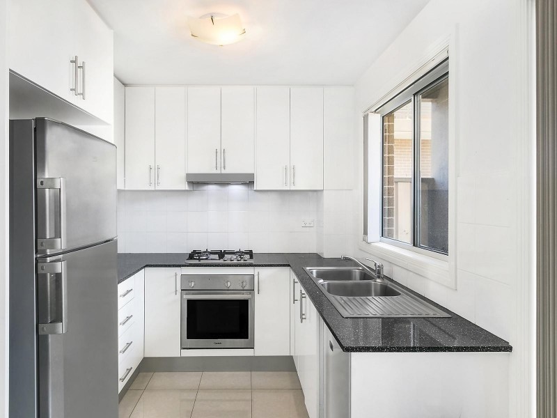 2/12-14 Rudd Road, Leumeah NSW 2560