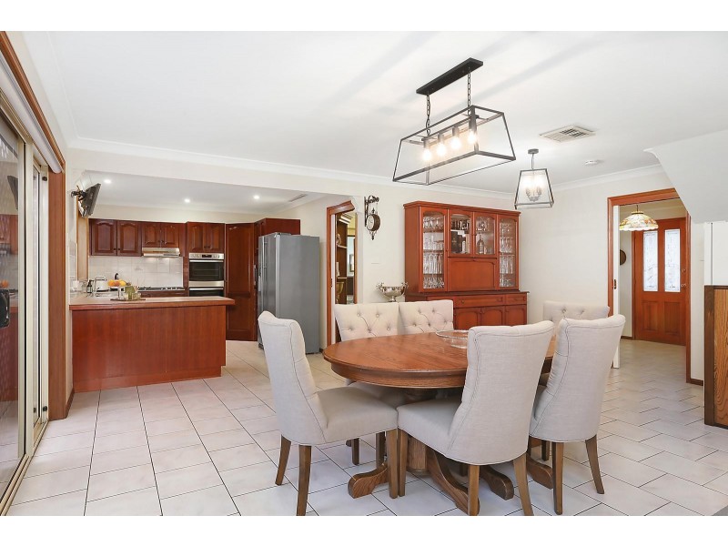 1 Hythe Place, Glen Alpine NSW 2560