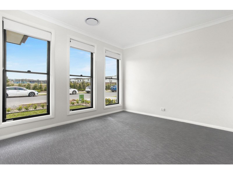 6 Hollows Drive, Oran Park NSW 2570