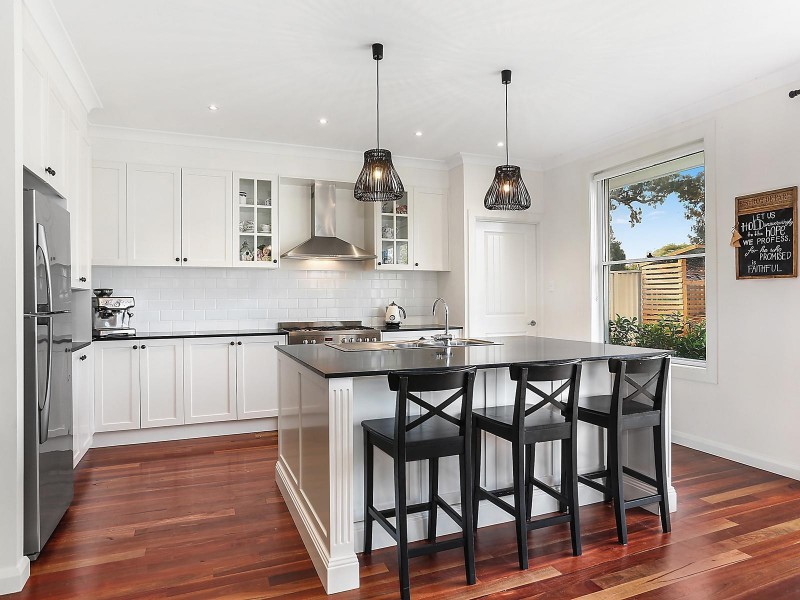 10 Frank Brooking Close, Camden South NSW 2570