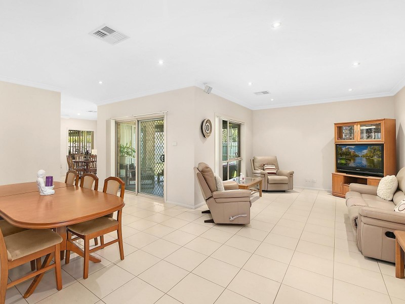1 Holland Drive, Spring Farm NSW 2570