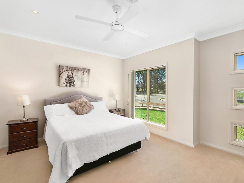 1 Holland Drive, Spring Farm NSW 2570