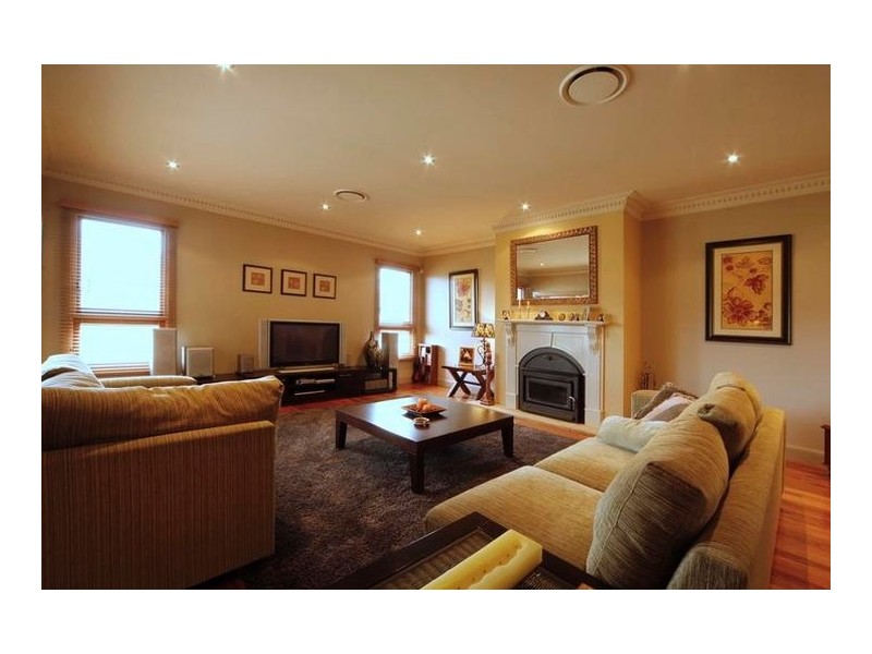 16 Macarthur Circuit, Camden Park NSW 2570