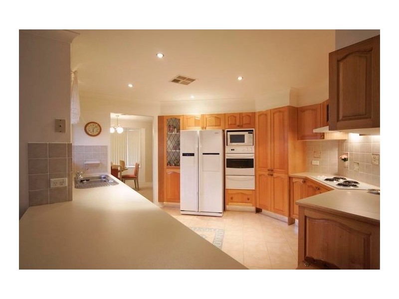 16 Railway Parade, Douglas Park NSW 2569