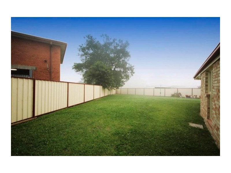 16 Railway Parade, Douglas Park NSW 2569