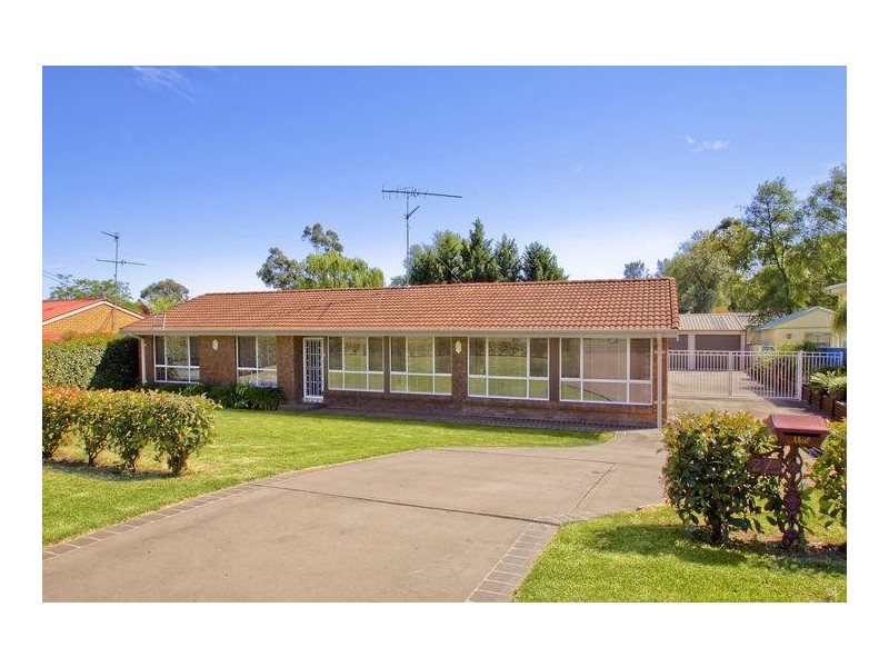 27 Mary Street, The Oaks NSW 2570