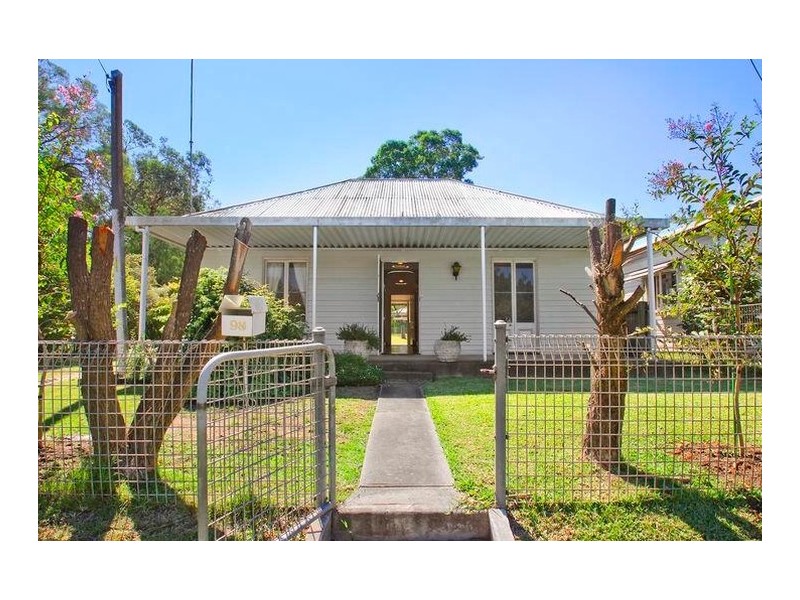 98 Menangle Street, Picton NSW 2571