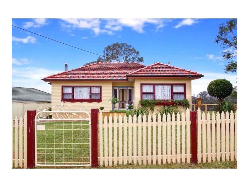 70 Merlin Street, The Oaks NSW 2570