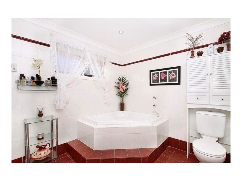 18 Kearns Avenue, Kearns NSW 2558