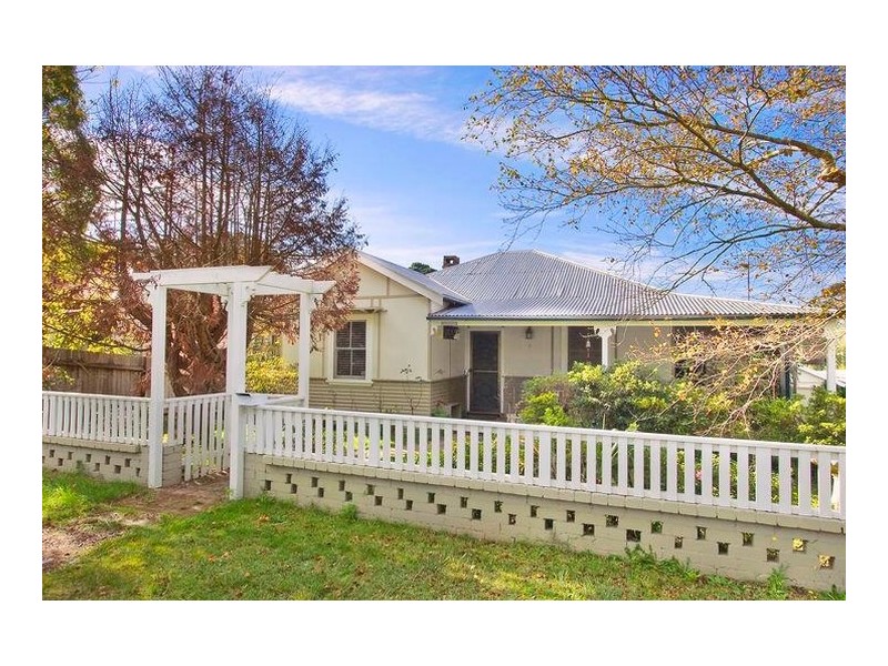 3 Parkes Street, Wentworth Falls NSW 2782