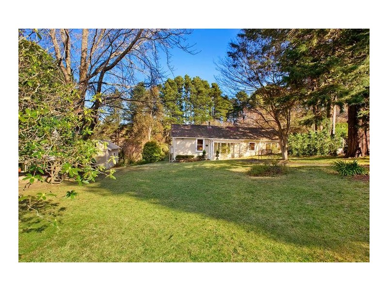 4  Armstrong Street, Wentworth Falls NSW 2782