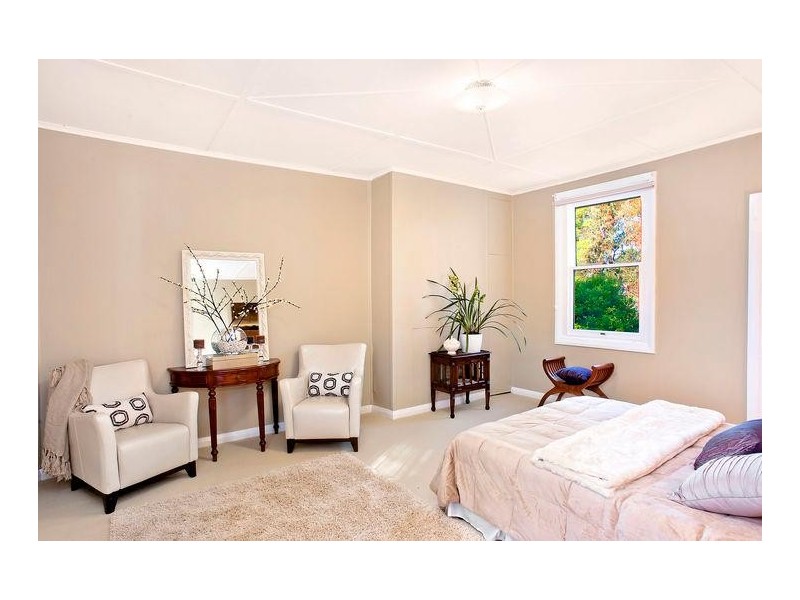 4  Armstrong Street, Wentworth Falls NSW 2782