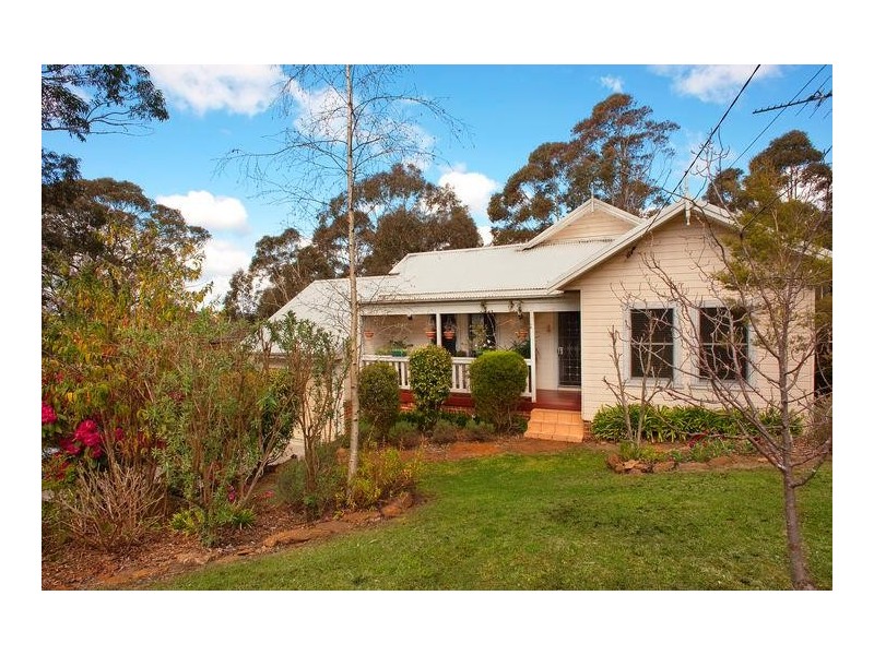 8 Farnells Road, Katoomba NSW 2780