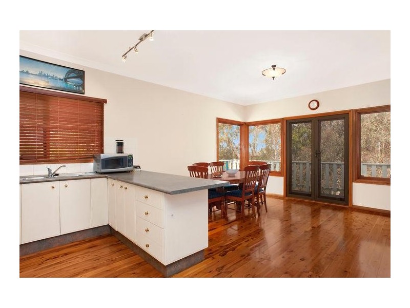 8 Farnells Road, Katoomba NSW 2780