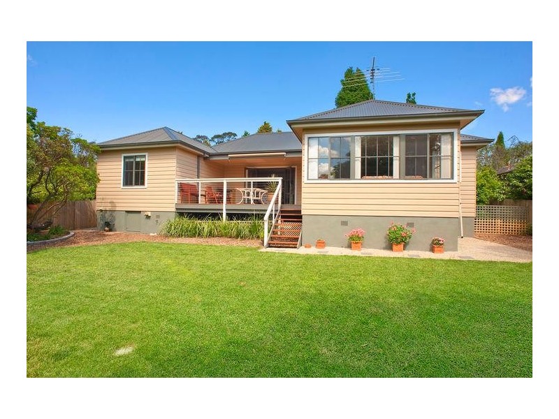 14 Erica Road, Wentworth Falls NSW 2782