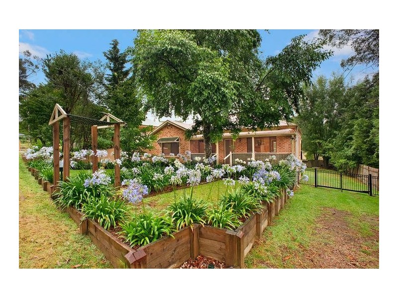 8 Denman Parade, Leura NSW 2780