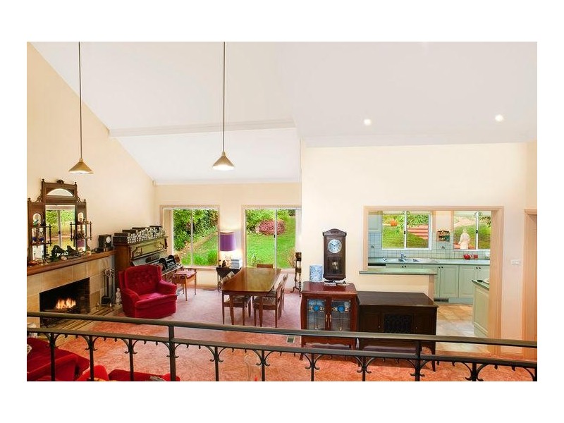 8 Mimosa Avenue, Wentworth Falls NSW 2782