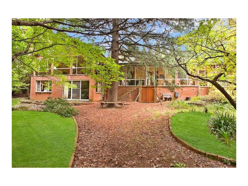 8 Mimosa Avenue, Wentworth Falls NSW 2782