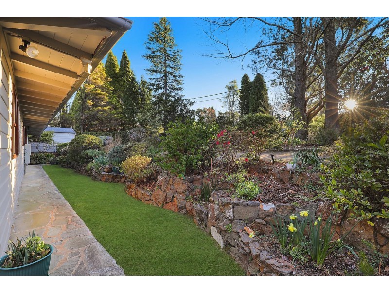 4 Mimosa Avenue, Wentworth Falls NSW 2782