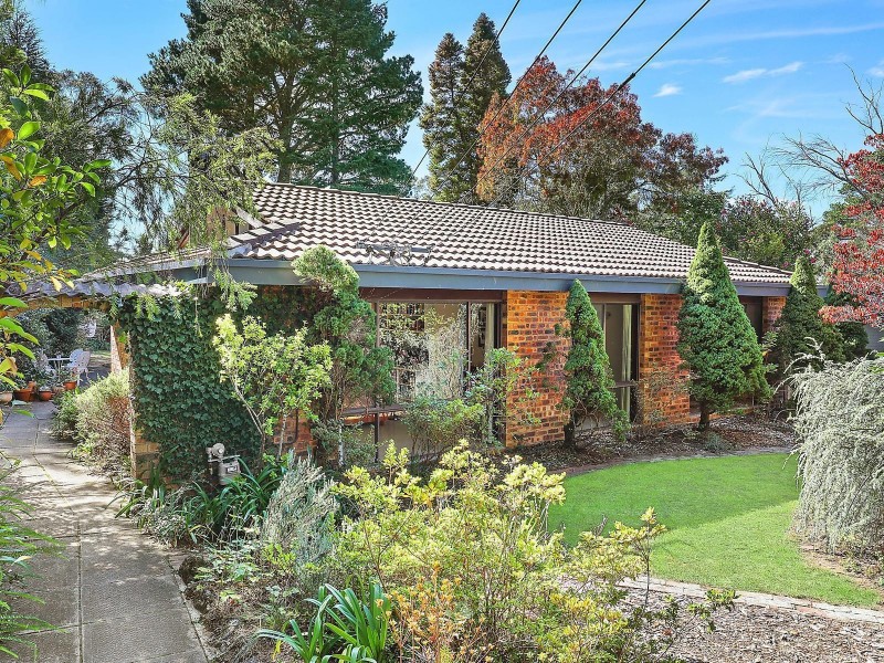 135 Blaxland Road, Wentworth Falls NSW 2782
