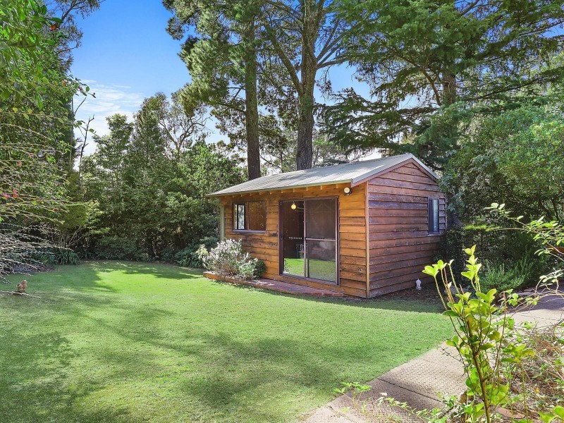 135 Blaxland Road, Wentworth Falls NSW 2782