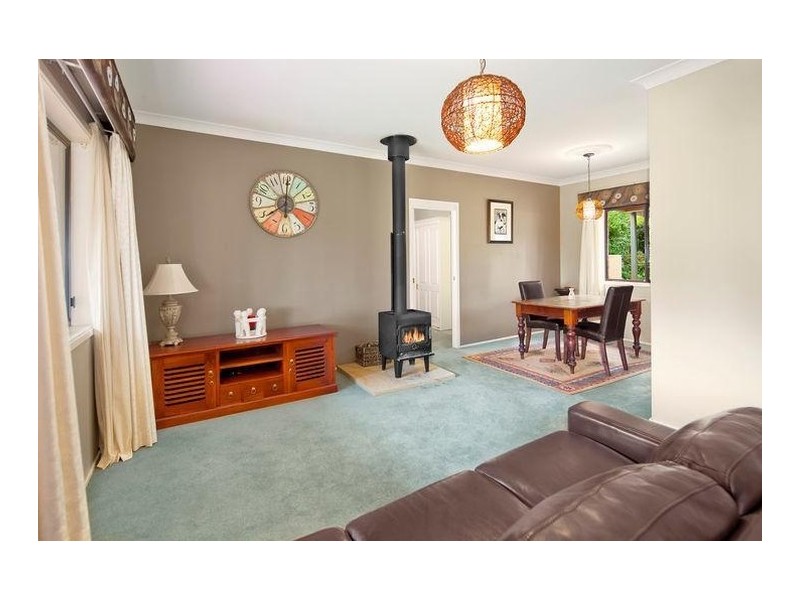 10 Maple Grove, Wentworth Falls NSW 2782