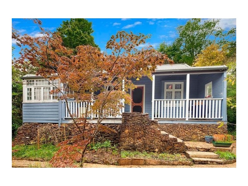 62 Backhouse Street, Wentworth Falls NSW 2782