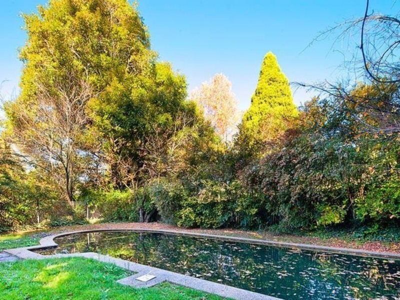 27 Falls Road, Wentworth Falls NSW 2782