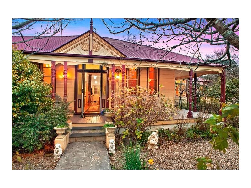 11 Blackheath Street, Leura NSW 2780