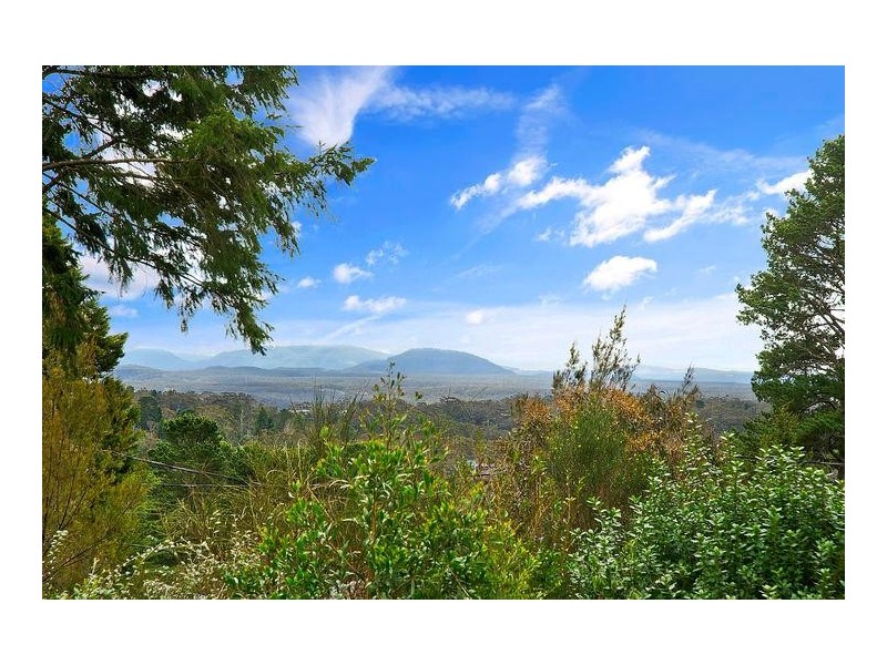 2 Fitzstubbs Avenue, Wentworth Falls NSW 2782