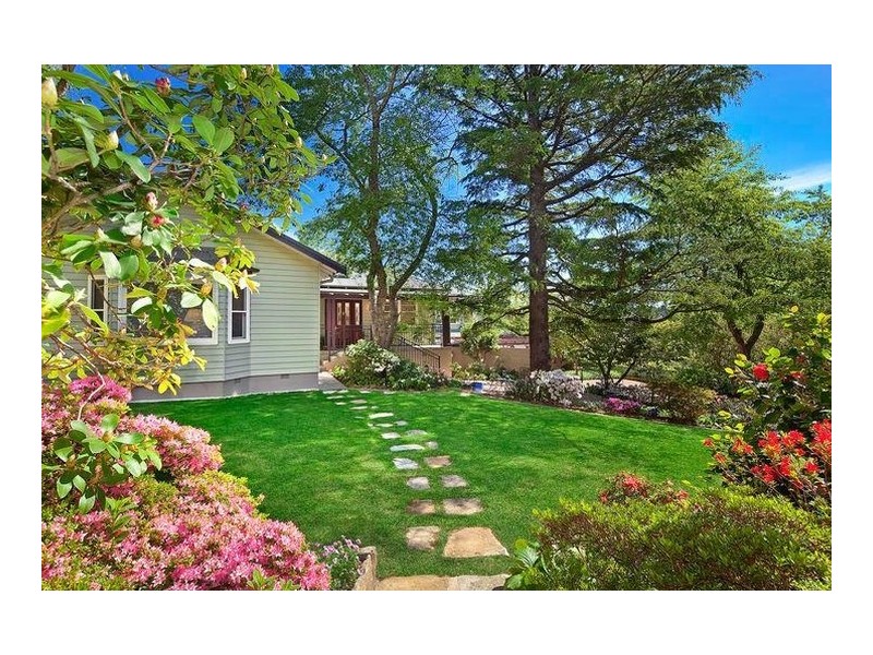 13 Olympian Parade, Leura NSW 2780