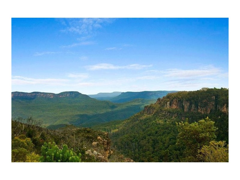 13 Olympian Parade, Leura NSW 2780