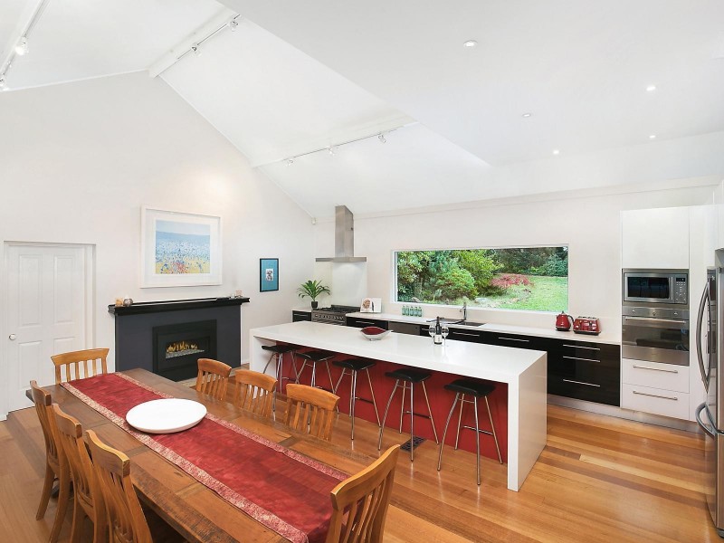 8 Mimosa Avenue, Wentworth Falls NSW 2782