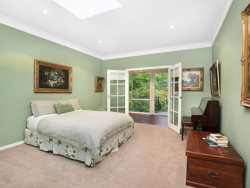 8 Mimosa Avenue, Wentworth Falls NSW 2782