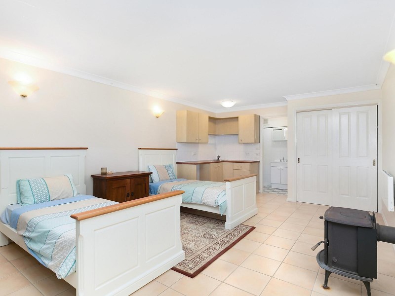 8 Mimosa Avenue, Wentworth Falls NSW 2782