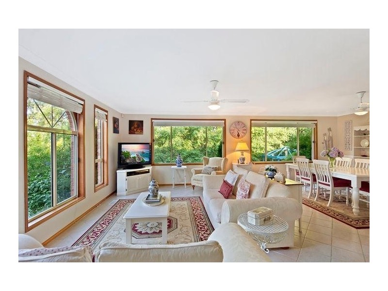 9 Flora Street, Wentworth Falls NSW 2782