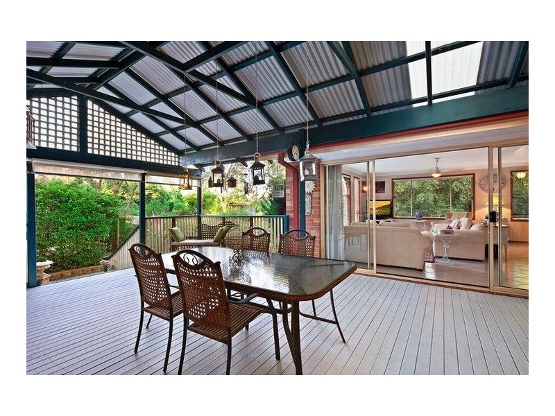 9 Flora Street, Wentworth Falls NSW 2782