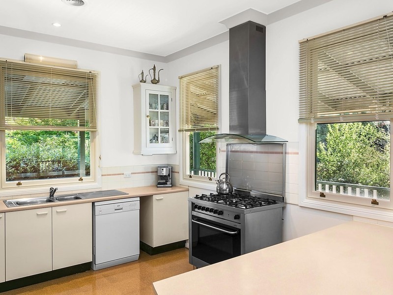 15 Badgerys Crescent, Lawson NSW 2783