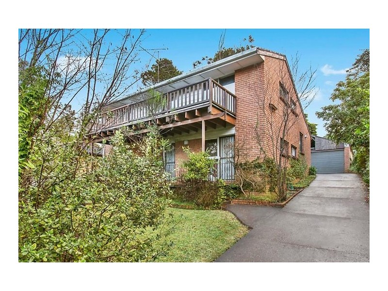 8 Central Street, Wentworth Falls NSW 2782