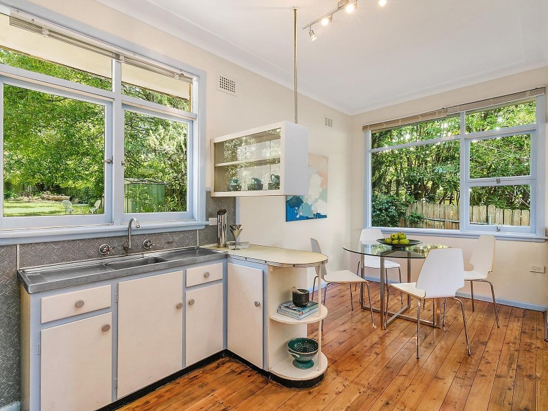 29 Falls Road, Wentworth Falls NSW 2782