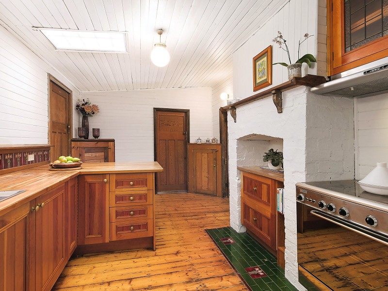 62 Backhouse Street, Wentworth Falls NSW 2782