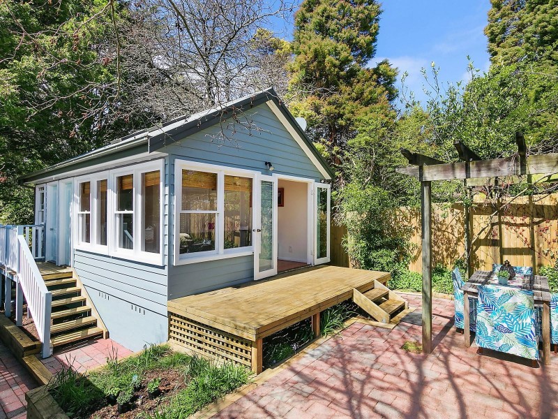 62 Backhouse Street, Wentworth Falls NSW 2782