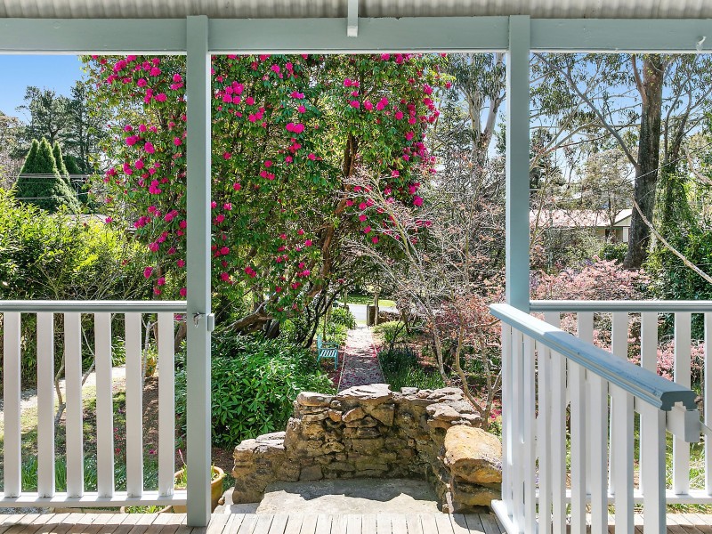 62 Backhouse Street, Wentworth Falls NSW 2782