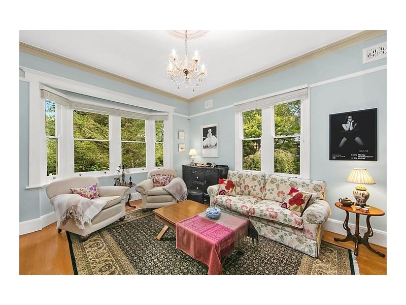 147 Falls Road, Wentworth Falls NSW 2782