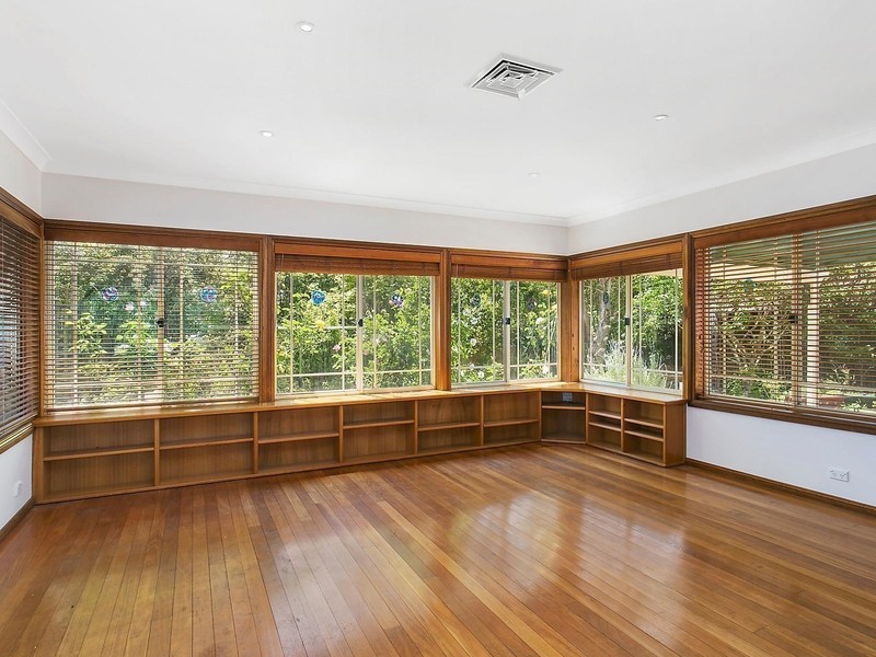 106 Henderson Road, Wentworth Falls NSW 2782